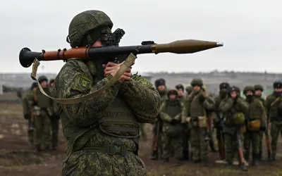 Ukraine-Russia war heats up: Battlefield gains and economic blows