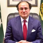 Finance Minister Aurangzeb shows positive trends in inflation, debt, and growth