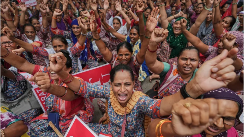 Millions of Indian workers strike against Modi's pro-corporate policies