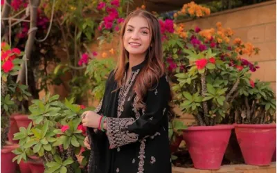 Dananeer Mobeen Impresses Fans by Recreating Kareena Kapoor's Iconic Scenes