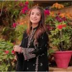 Dananeer Mobeen Impresses Fans by Recreating Kareena Kapoor's Iconic Scenes