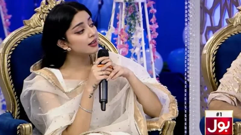 Alizeh Shah gracefully sings "Har Zulm Tera Yaad Hai" song