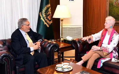 Dar calls for early resumption of PIA flights to Europe