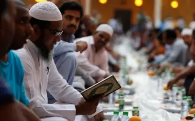 Saudi Arabia Bans Iftar Gatherings in Mosques