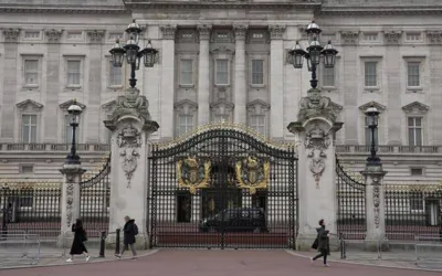 Buckingham Palace Gate Crash: Man Arrested in Security Breach