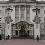 Buckingham Palace Gate Crash: Man Arrested in Security Breach