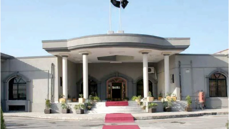IHC orders to fix mechanism of meetings with PTI founder in Jail