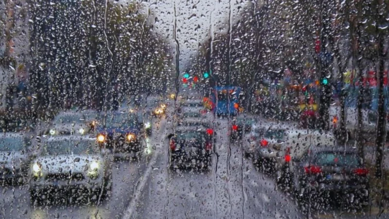 Pleasant weather in Karachi as rain covers various areas