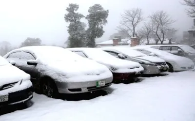 Tourist entry restricted in Murree due to heavy Snowfall