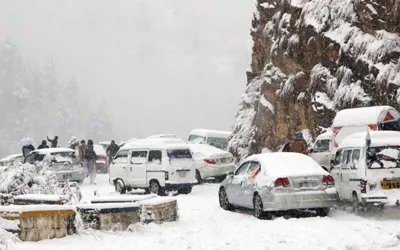 Light rain & snowfall likely in Murree, Punjab