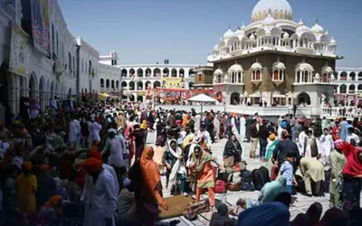Sikh visitors arrive in Pakistan to celebrate Baisakhi Mela