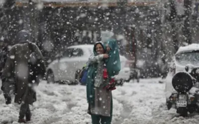 Pakistan experiences heavy snowfall and rain in several areas