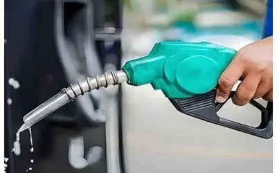 Govt decreases petrol by Rs1, diesel by Rs4 per litre