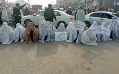 Women in Mardan block road to protest against gas Loadshedding