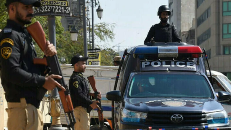 Gang involved in serious crimes arrested from Korangi