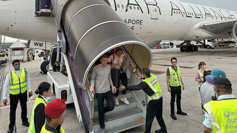 Singapore airlines provides compensation to turbulence victims