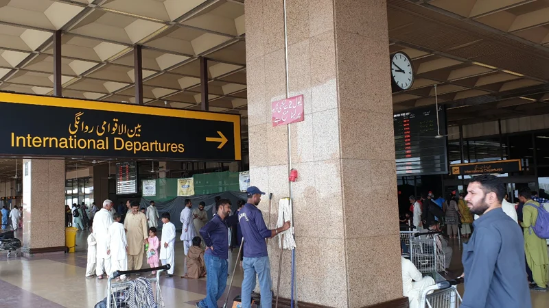 Senate approves travel ban for non-filers