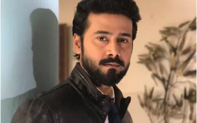Ali Abbas Wants Social Media Age Restrictions in Pakistan