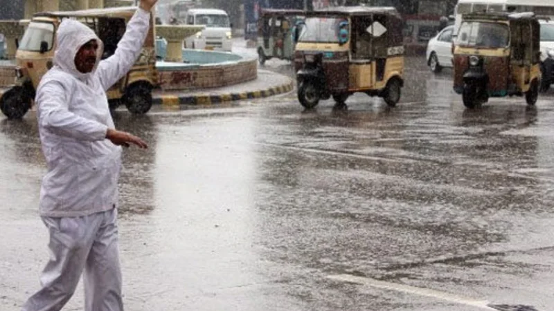 Karachi to receive rain today amidst continued cold waves