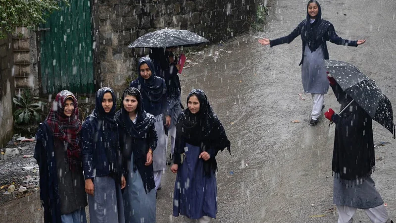 AJK declares winter vacations until January 15