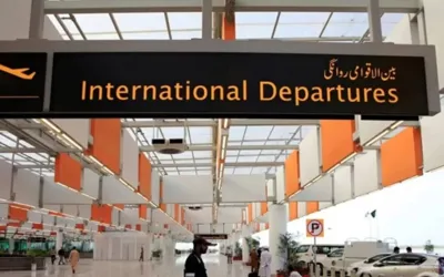 In 2023, how many Pakistanis left the country and why?