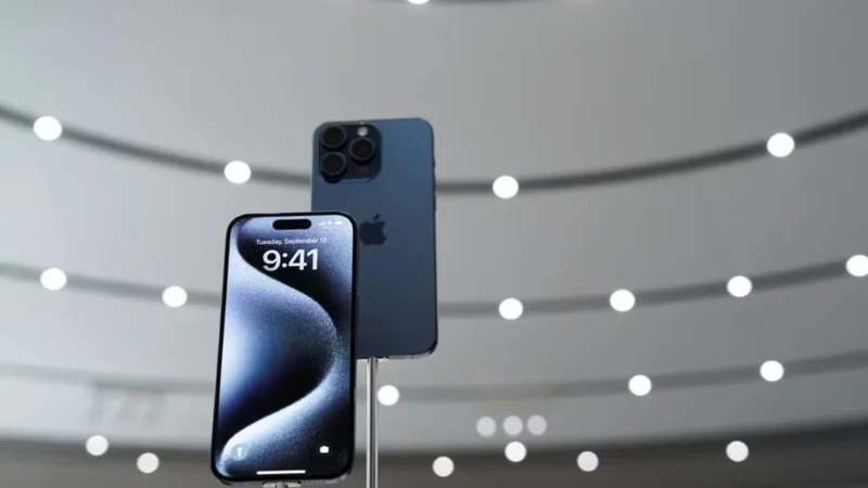 Apple surpasses Samsung as top seller of smartphones