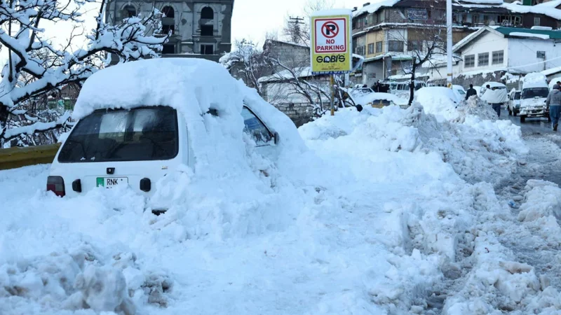 Murree issued warning of intense snowfall