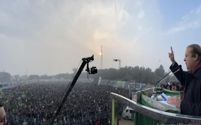 Nawaz accuses Imran of jeopardising Pakistan's integrity to save his rule