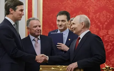 Vladimir Putin holds three-hour talks with Trump envoys on Ukraine war