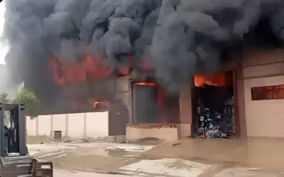 Blaze engulfs old clothes factory at Karachi’s Landhi Export Processing Zone