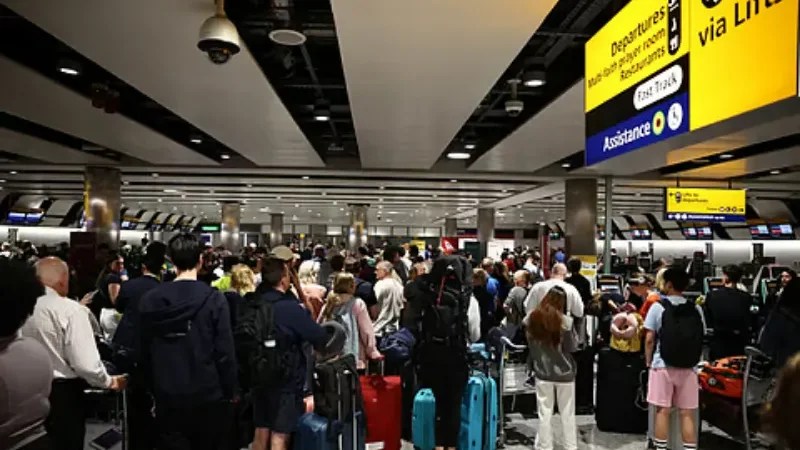 UK air traffic system failure disrupts nearly 1,000 flights - flight operations, NATS, UK air traffic