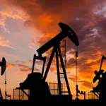 Global oil prices climb as Middle East supply risks grow