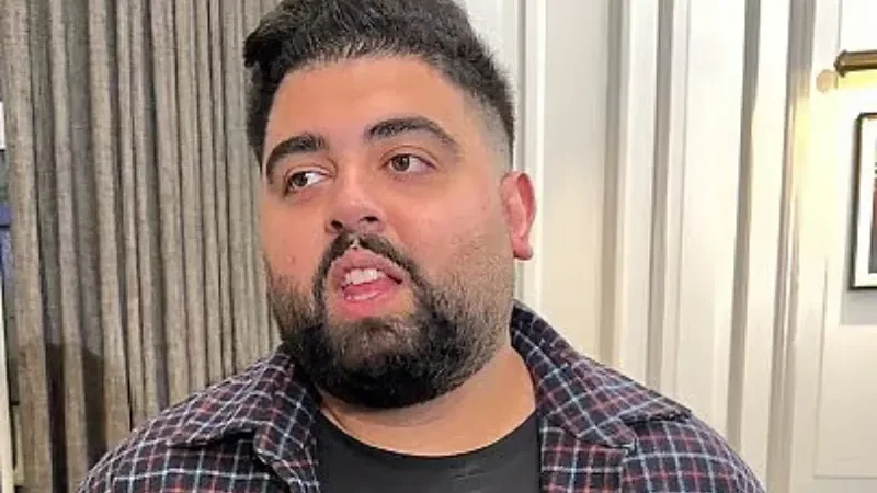 Pakistani businessman Muizz Mirza buys English football club Plymouth Parkway - Muizz Mirza, Pakistani businessman Muizz Mirza
