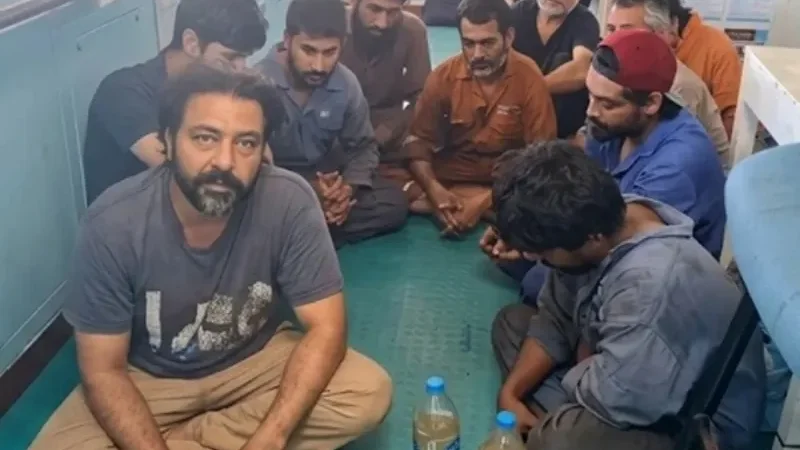 Three Pakistanis killed in Somalia operation to free hijacked tanker - cargo vessel hijacked, Somali authorities, Somalia Times, three Pakistanis killed