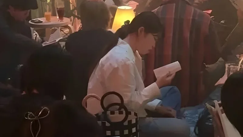 Tokyo club turns dance floor into reading space