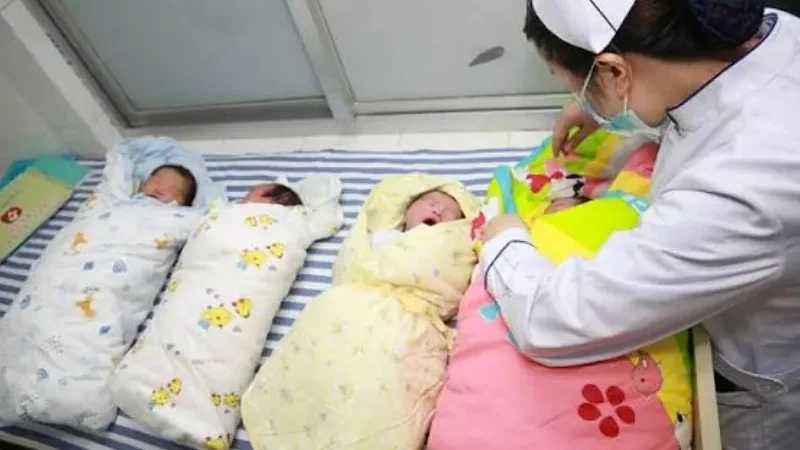 Global birth rates fall as rising costs delay parenthood - birth rates, Demographic experts, family planning, population patterns