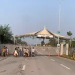 Government seals off Peshawar as PTI long march continues; party opposes possible governor's rule