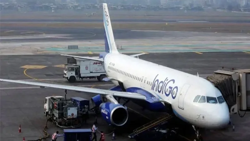 Pakistan keeps Indian aircraft out of its airspace through Nov. 24