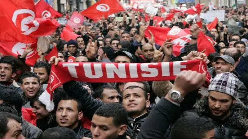 Arab Spring slogans echo across Tunisia as thousands demand president's resignation