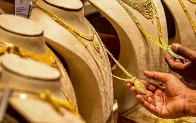 Gold prices record major decline in Pakistan