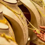 Gold prices record major decline in Pakistan