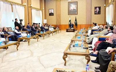 Shehbaz chairs high level meeting of politicians in Quetta