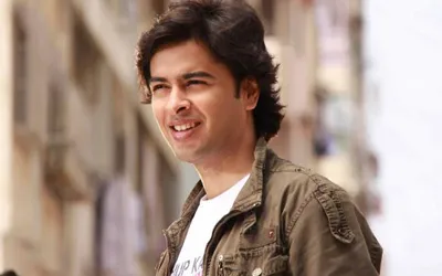 Shehzad Roy Appeals to Karachi Residents to Stop Dumping Trash