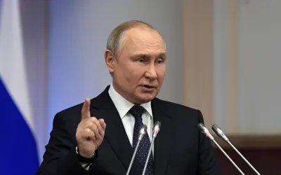 Putin sets nuclear boundary for west