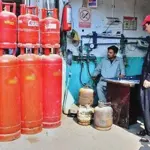 Sindh government begins action against illegal gas cylinder shops