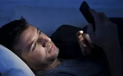 Health experts raise alarm over growing Nomophobia among youth