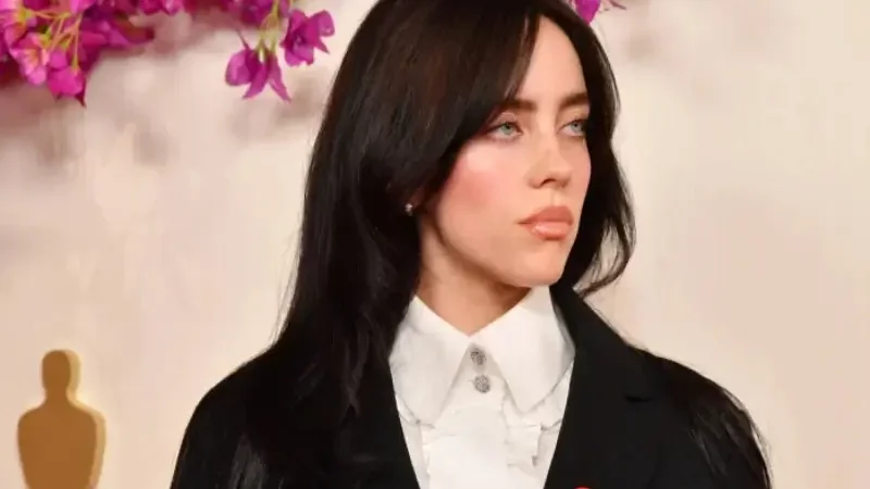 Billie Eilish sparks online buzz with Instagram photo