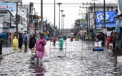 Thailand flooding kills twelve, displaces thousands