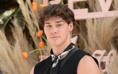 Noah Beck takes on scripted roles after viral fame: 'I’m ready for the challenge’