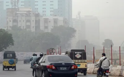 Karachi experiences cold wave as temperature drops to 11°C